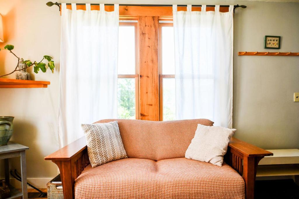 Craftsbury Farmhouse Экстерьер фото